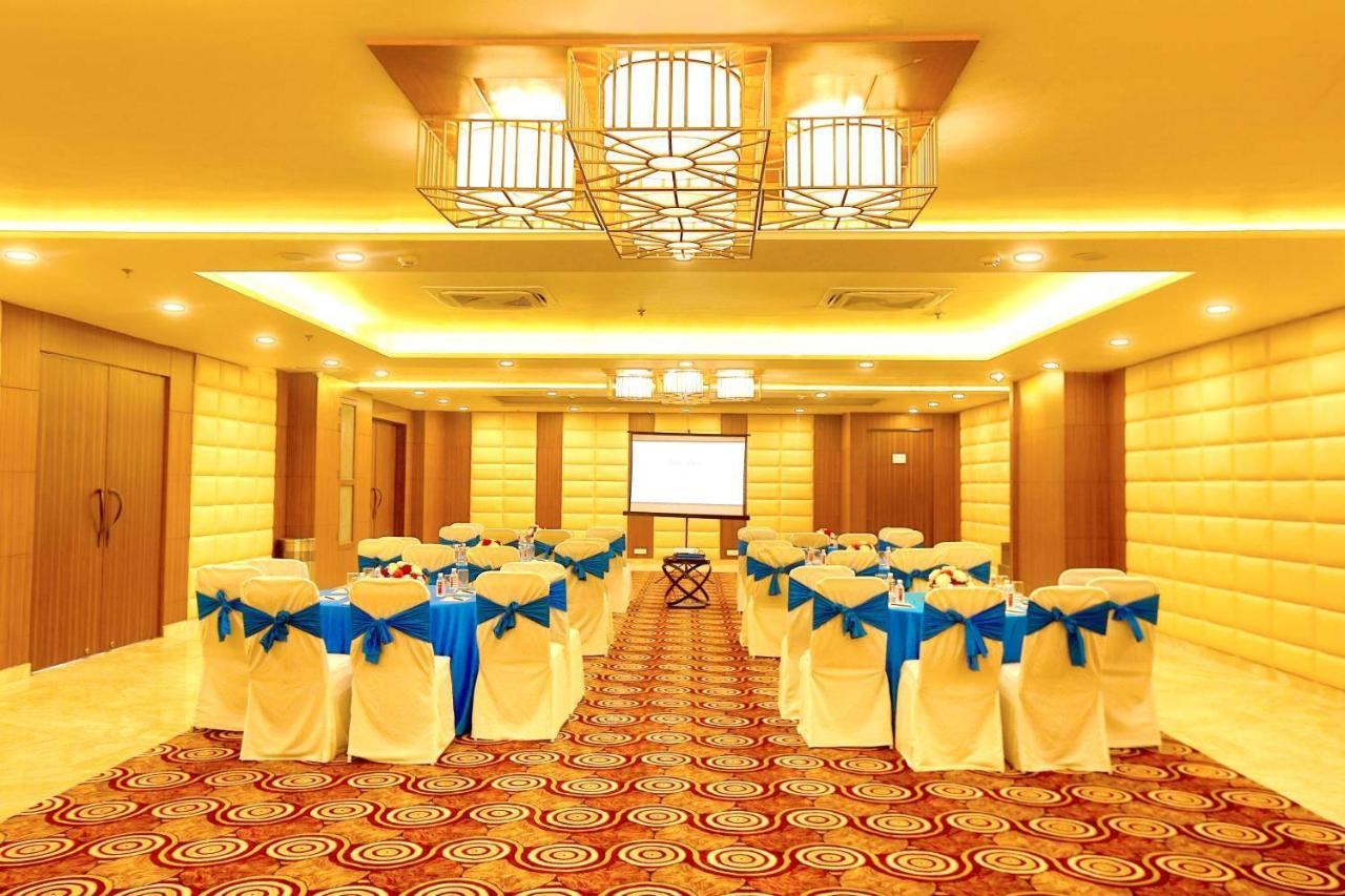 The Fern Residency Noida Hotel Exterior photo